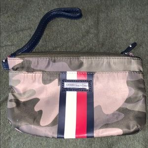 Tommy Hilfigure wristlet